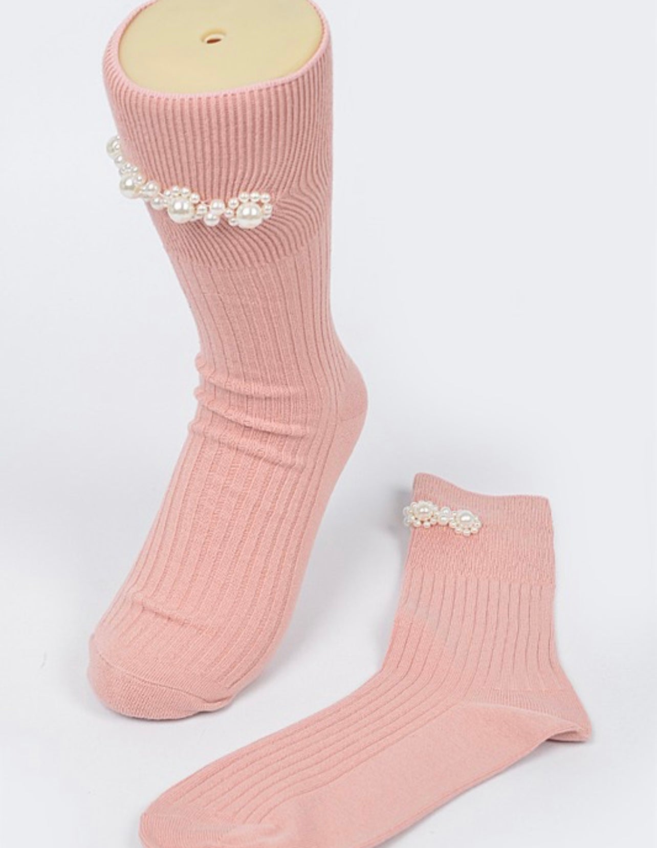 Socks with pearl